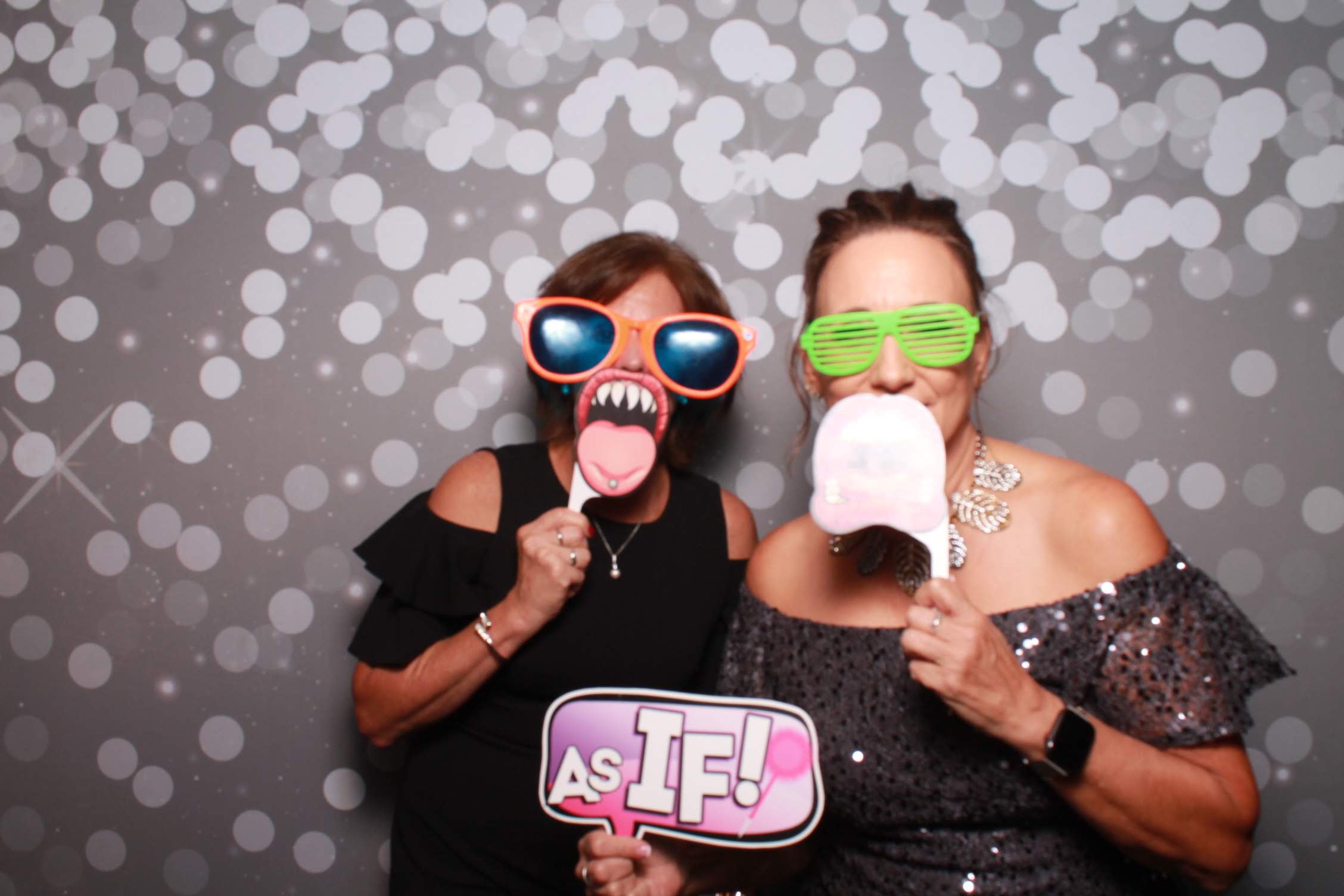 Lindsey Adams Reception at The Madison | View more photos from the event at gallery.photoboothcincy.com/u/PhotoBoothCincy/Lindsey-Adams-Reception-at-The-Madison